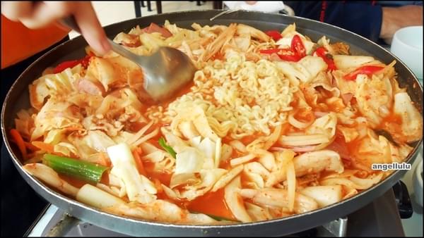 奇化加韓國料理：(台中)南屯●平價又好吃的奇化加韓國料理餐廳，菜色眾多，還可以集點換韓國進口商品喔!